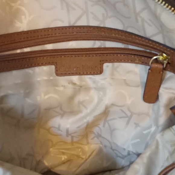 Practically NEW! Excellent condition medium size double strapped tote. - Picture 2 of 10